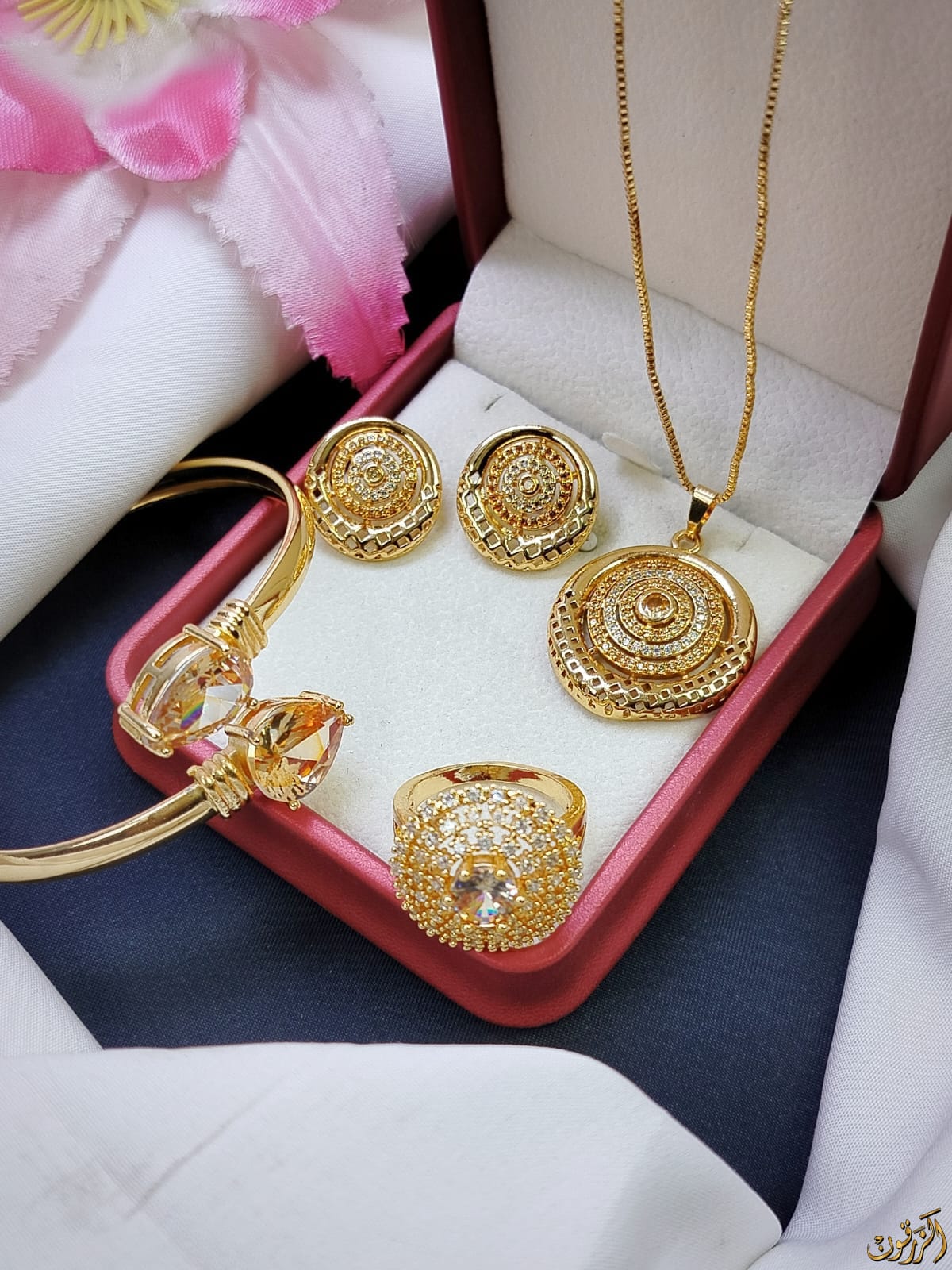 Perfectly Crafted Locket Sets for Every Occasion